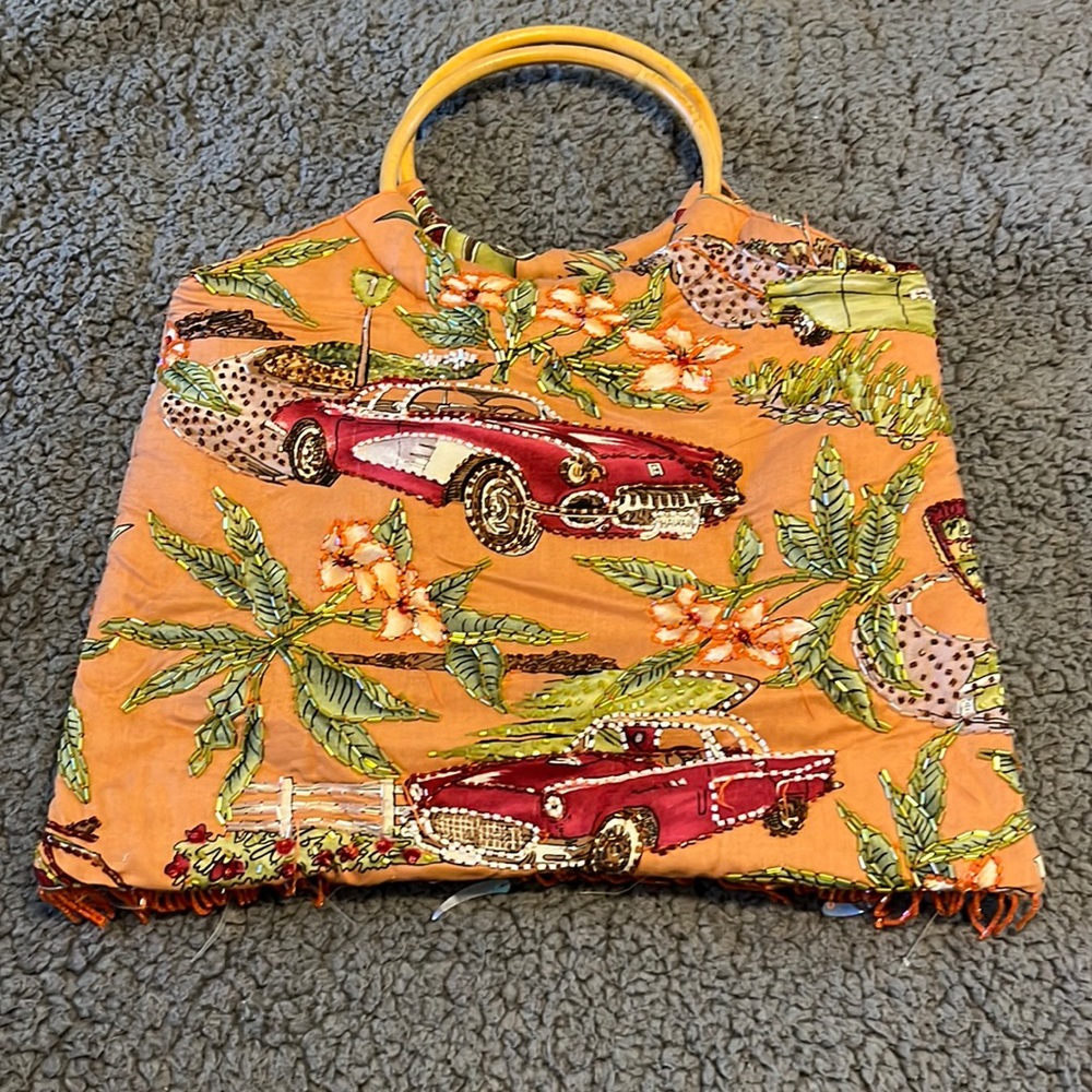 Vintage embroidered hand bag